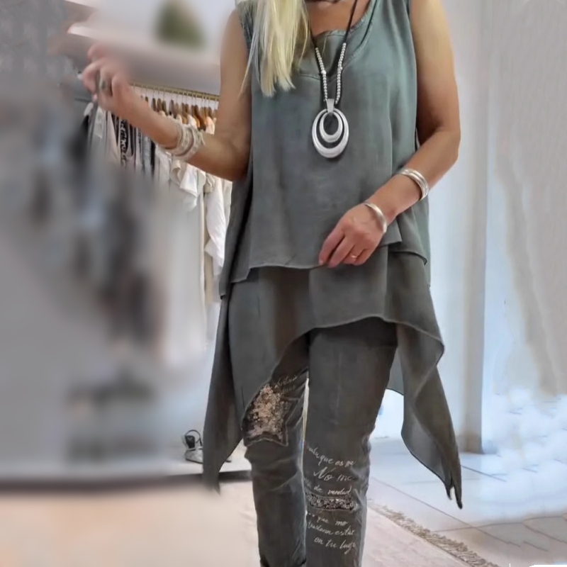 Amandine™ - Women's Two-Piece Set: Sleeveless Top and Printed Pants